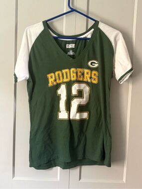 Green Bay Packers Aaron Rodgers #12 V-Neck Women's Tee - NFL Team Apparel